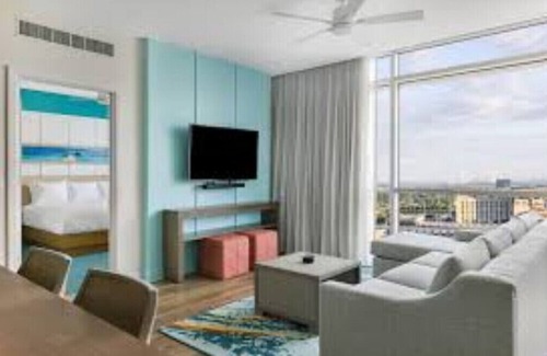 Castleberry Hill Resort | Steps to Drake: Family-Friendly Studio with Pool Access