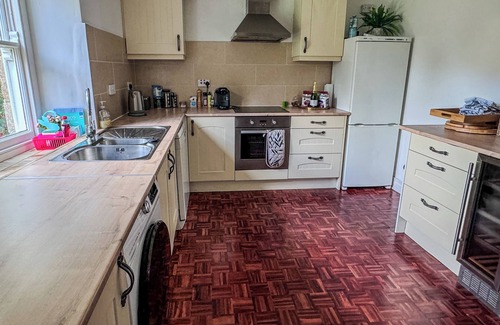 Prudhoe Cottage | Welcoming PRUDHOE COTTAGE: Pet-Friendly Retreat Awaits