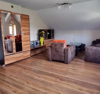 Mszana Dolna House | Private Room with Kitchen and Bathroom – Perfect for Families