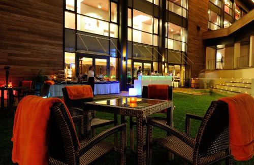 Bydgoszcz Bed & Breakfast | Inviting Przystan Bydgoszcz: Pet-Friendly Retreat with Hot Tub