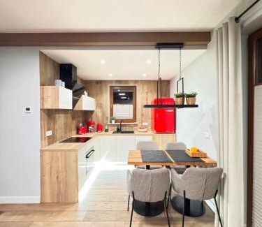 Jaworki Apartment | Discover Przystanek Jaworki: 4-Star Oceanfront Escape