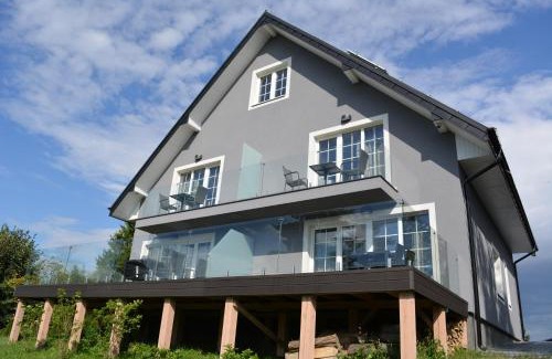 Piaski Apartment | Eco Pueblo: Pet-Friendly Retreat with Ocean Views