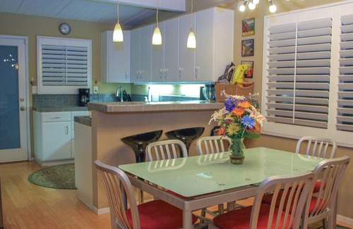 Palm Springs House | Indulge in Poolside Martinis & Romantic Escapes at PS-ID #75