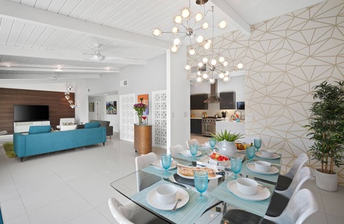 Vista Las Palmas House | Experience Mid-Century Elegance at PS Swanky Hotel