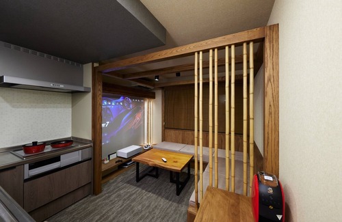 Nishinari House | Explore KIX/Osaka with PS5 & Nintendo Switch Amenities