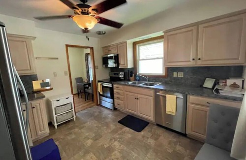 Pleasant Gap House | PSU Home: Top-Rated Stay with Free Parking & Pet Access