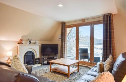 Balmaha House | Experience Comfort at Ptarmigan Lodge with Hot Tub Access