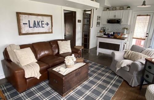 Lakeview Cottage | Guest Rated 10/10: Ptoobies Place - Waterfront Retreat