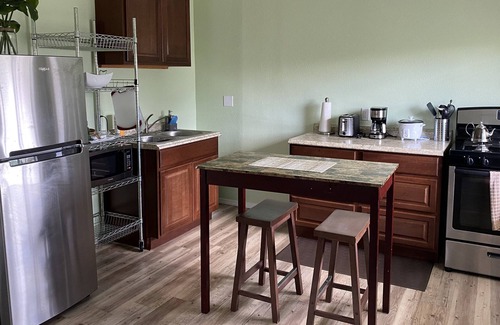 Hilo Apartment | Guest Rated: Puakenikeni Hilo Hale with Scenic Ocean Views