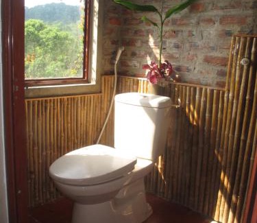 Mai Chau Bed & Breakfast | PuBinSpiceHills Perilla