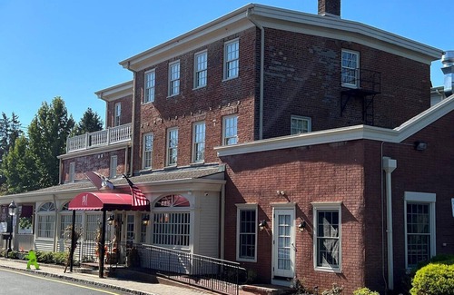 Chester Hotel | Experience Comfort at Publick House Hotel Inc. with Spa & Dining
