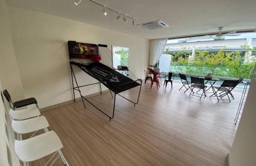 Kampung Pulau Meranti House | Relaxing Getaway at Puchong Private Pool & Jacuzzi Retreat