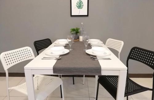 Bandar Puchong Jaya Apartment | Convenient Puchong Skypod Residence with Ocean View & Pool