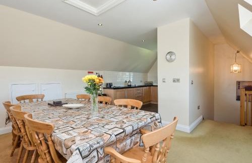 Horning House | Delightful Stay at Puddle Inn Duck - Family Friendly Escape