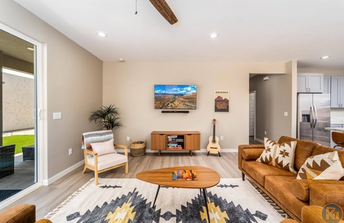 Greenehaven House | Pueblo en Powell: Game Room, Hot Tub & Lake Views Await