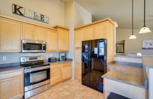 Pueblo West House | Top-Rated Pikes Peak View Home with Hot Tub & Spa