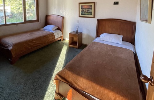 Checa Cabin | Ideal Private Venue for Any Event—Pet and Child Friendly!