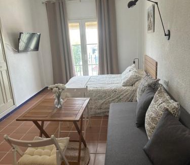 El Rocio Apartment | Family-Friendly Haven at Puente del Rey – Perfect Stay!