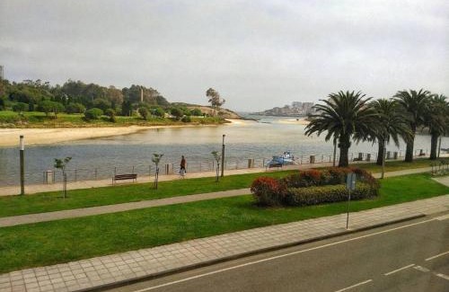 San Cibrao Apartment | Oceanfront Puente Romana: Guest Rated 10/10 and Family-Friendly