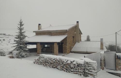 Monteagudo del Castillo House | Exceptional Puerta del Maestrazgo: Pet and Child Friendly Stay