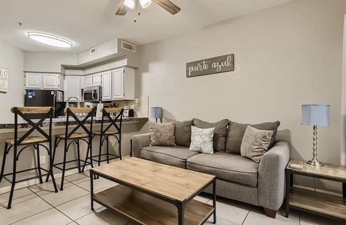 Lago Vista Condo | Top-Rated Puerto Azul - Enjoy Poolside Bliss at Lake Travis