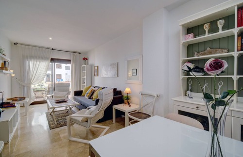 Castillo de Sabinillas Apartment | Beachfront Puerto de la Duquesa: Guest Rated 9.8, Pool Access