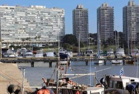 Buceo House | Pet-Friendly Stay in Puerto del Buceo - Rated 10/10