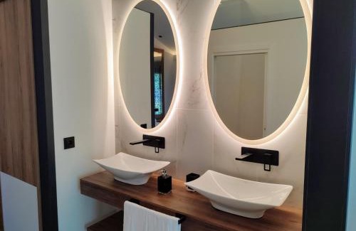 Xove Apartment | Oceanfront Escape at Puerto Franco - Guest Rated 9.8
