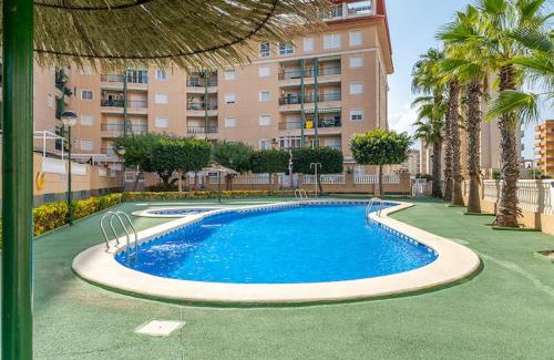 Guardamar del Segura Apartment | Oceanfront Comfort at Puerto Pinar Luxe - Rated 8.6/10