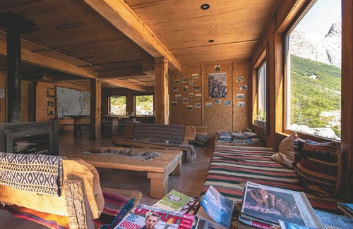 El Chalten Hotel | Discover Puesto Cagliero: Mountain Retreat with Spa & Dining