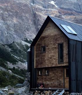 El Chalten Hotel | Mountain Oasis: Puesto Cagliero with Breakfast Included