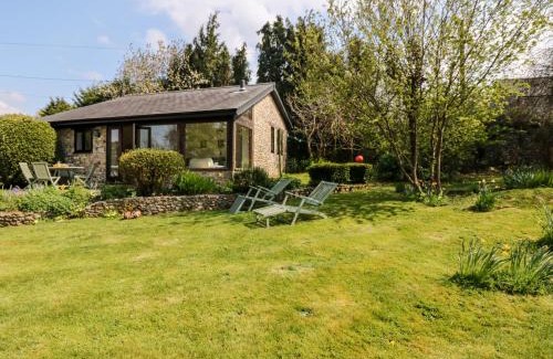 Hawkchurch House | Cozy Puffin Cottage - 4-Star Pet & Child Friendly Retreat