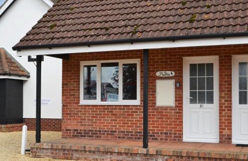 Wroxham House | Family-Friendly Puffin Cottage: Rated 8/10 by Guests