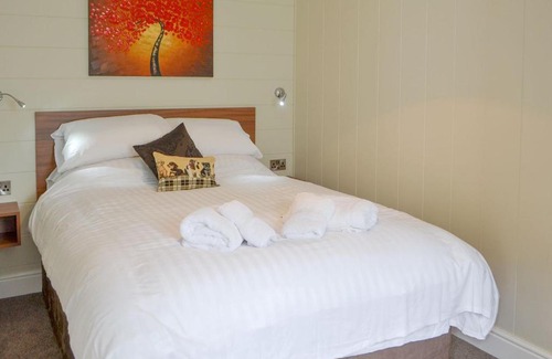 Newcastle-upon-Tyne House | Inviting Puffin Cottage: Pet and Child-Friendly Retreat