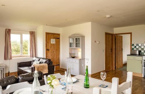 Port Isaac House | Pet-Friendly Puffin Lodge: A 4-Star Family Retreat