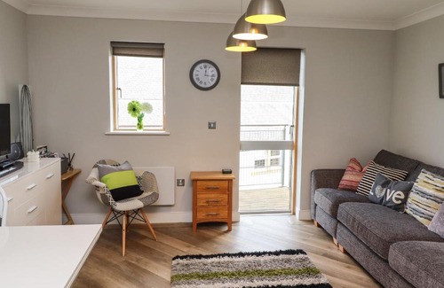 Seahouses Apartment | Experience Puffin View: 4-Star Family-Friendly Escape