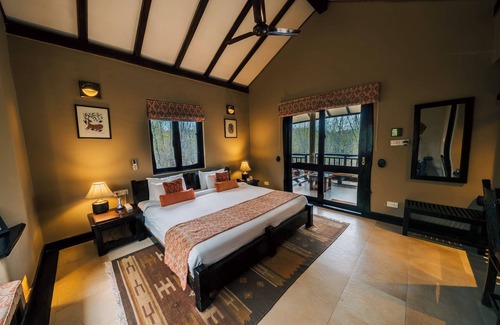 Panna Hotel | Experience Pugdundee Safaris at Ken River Lodge: Family Fun