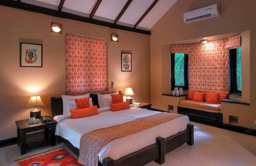 Panna Hotel | Experience Pugdundee Safaris at Ken River Lodge: Family Fun