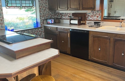 Cathlamet House | Puget Island Paradise: lovely 3 bedroom, 1 1/2 bath with waterfront views