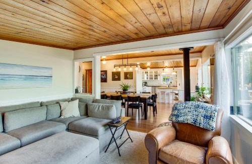 Coupeville House | Cozy Puget Sound Cottage with Private Beach Access