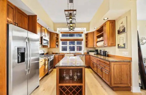 West Seattle House | Experience Puget Sound Sunset Views in West Seattle