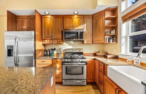 West Seattle House | Experience Puget Sound Sunset Views in West Seattle