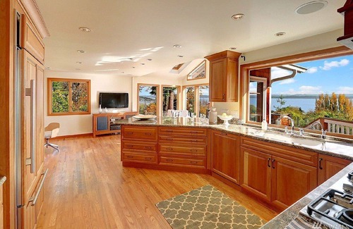 Rollingbay House | Scenic Puget Sound View Estate with Beach Access and Pool