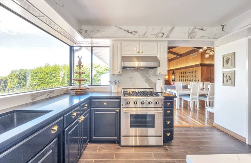 Des Moines House | Gorgeous Puget Sound View Retreat in Marina Beach Town
