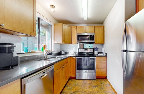 Grapeview House | Dog-Friendly Waterfront Retreat with Direct Beach Access