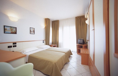 Vieste Hotel | Relax at Pugnochiuso Resort - Hotel Degli Ulivi with Ocean Views