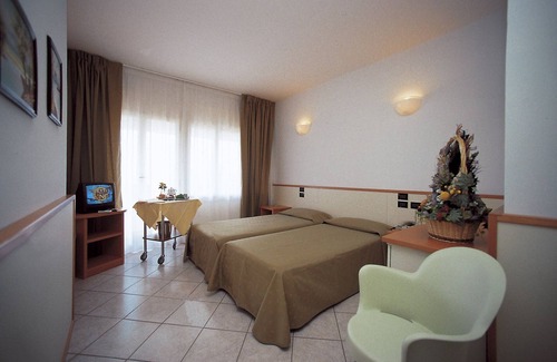 Vieste Hotel | Relax at Pugnochiuso Resort - Hotel Degli Ulivi with Ocean Views