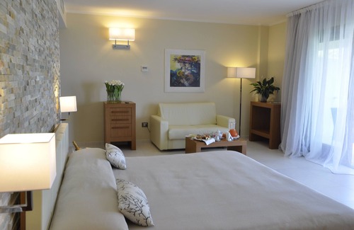 Pugnochiuso Hotel | Unwind at Pugnochiuso Resort - Hotel del Faro with Spa & Pool