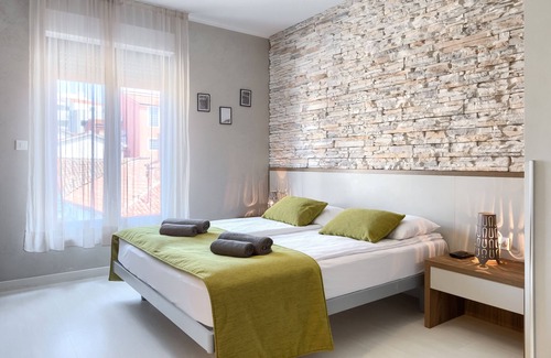 Pula Bed & Breakfast | Comfortable Stay at Pula City Center with Breakfast Included
