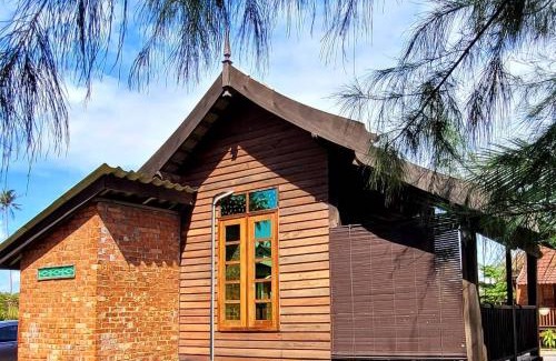 Setiu Resort | Relaxing Pulang Resort with Private Beach & Ocean Views